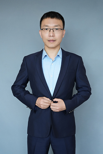 曾毓君